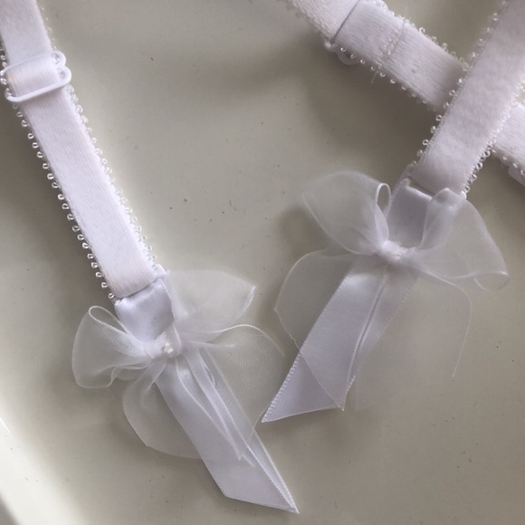 Victoria’s Secret white lace corset 💋 - Picture 6 of 6